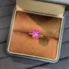 Anel de Prata Esterlina S925 com Safira Rosa para Mulheres, Gema Colorida Cultivada, Formato de Ovo de Pombo, Design de Nicho de Alto Padrão, Estilo de Luxo Leve