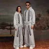 Conjunto de moda casual outono e inverno europeu e americano transfronteiriço com design de bordado de corda Napoleônica, moletom com capuz e calças de corte reto para comércio exterior