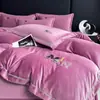 Juego de cuatro piezas de terciopelo de leche engrosado 4 kg sábana y funda de edredón ropa de cama cálida de invierno fabricante al por mayor lujo ligero