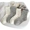 Meias Brancas Florais para Mulheres, Meias de Cano Médio 100% Algodão, Meias Modernas Fofas de Renda com Babados para Primavera e Outono, Meias Longas Finas de Verão