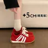 Zapatillas de entrenamiento rojas alemanas de suela gruesa para mujer, que aumentan la altura, nuevas de primavera 2026, versátiles, estilo "dad shoes", deportivas casuales Cortez