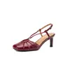 Sandalias elegantes de estilo femenino de punta cerrada de 6.5 cm, calzado de exterior de verano 2026, punta cuadrada, tacón fino, sandalias de tacón alto con una correa de hebilla