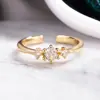 Conjunto de Quatro Peças de Anéis Lisos Multicamadas de Ouro Ultra Finos para Mulheres, Estilo de Luxo de Nicho, Anéis Elegantes e de Alto Padrão para o Dedo Indicador