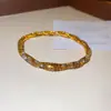 Pulsera wrap de diamantes de colores inspirada en la dopamina, una pieza lujosa y de alta gama, un diseño nuevo y único, una pieza de joyería deslumbrante y llamativa para mujer
