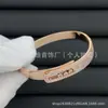 Nova Pulseira Europeia e Americana com Cristais Incrustados para Mulheres, Totalmente em Cristal, Luxo Leve, Sensação de Alto Padrão, Retrô, Exquisite, Estilosa, Atacado