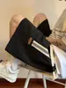 Shorts Esportivo com Estampa de Abacaxi Listrado para Homens, Tendência de Verão Estilo Americano Casual Solto de Perna Larga Comprimento no Joelho Secagem Rápida