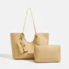 Bolsa de Mano Tejida de Gran Capacidad Color Café Súper Popular para Mujer Nuevo Estilo 2026 Tacto de Alta Gama Lujo Ligero Nicho Bolso de Hombro Único para Viajes Diarios