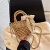 Nova bolsa tote vazada 2026, bolsa artesanal tecida fashion, design único, bolsa de praia, bolsa de palha