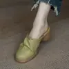 Pantuflas cerradas de suela gruesa estilo coreano para mujer, nuevo modelo verano 2026, sandalias de plataforma de tacón medio de cuero suave para exteriores, slip-on de tacón grueso
