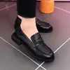 Sapatos de sola macia para mulheres, antiderrapantes, casuais, sapatos pequenos de couro, slip-on, mocassins de preguiçoso para mulheres, versáteis, sapatos confortáveis para mulheres