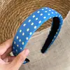 Faixa de cabelo larga retrô com bolinhas estilo coreano para mulheres, moderna e estilosa, projetada para realçar a aparência da linha do cabelo, adequada para o uso diário e adiciona um toque de elegância ao seu penteado