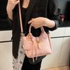 Corea del Sur Nicho Bolsa Portátil de Canasta de Verduras para Mujer Primavera 2025 Nueva Llegada Bolso de Cubo a la Moda Bolso Cruzado Ins Combinable