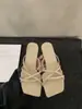 Sandálias francesas pretas de salto alto, sapatos de fada para uso ao ar livre, novo modelo de verão 2025, sandálias romanas para combinar com saias