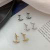 Pendientes colgantes traseros de estilo simple con dos usos para mujer, temperamento japonés y coreano, pequeños y modernos pendientes de una sola palabra para estudiantes.