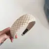 Faixa de Cabelo Esponjosa de Lã Xadrez Retrô para Outono e Inverno, Fashion e Versátil, Faixa de Cabelo Alta, Para Rosto Pequeno e Grampo Elegante