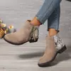 Botines Chelsea de retazos de venta cruzada más vendidos 2026 con diseño de cremallera lateral, tacón bajo grueso, punta redonda, botines de verano para mujer
