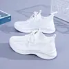 Nuevas Zapatillas Transpirables de Verano Caladas de Malla Casual Delgadas Ligeras para Mujer Blancas Pequeñas Antideslizantes para Correr Suela Suave Zapatos de Malla