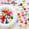 8mm Perforación Oblicua Pintada Cuadrado Pequeño Acrílico Cuentas Sueltas DIY Cadena de Teléfono Móvil Llavero Colgante para Bolsos Material Accesorios de Joyería