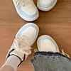 Zapatos Blancos de Cuero con Suela Gruesa para Mujer 2026 Otoño Estudiante Versátiles Deportivos Casuales Bloques de Color Bordado con Cordones Ligeros Zapatos de Plataforma