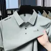 Camiseta Masculina com Gola Manga Curta 2025 Verão Nova Cor Lisa Camisa Polo Manga Meia Manga Top Versátil Masculino de Alta Qualidade