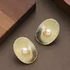 Pendientes de Perla con Textura Espiral Única para Mujer, Pendientes Metálicos Ovalados de Lujo Ligero de Alta Gama, Pendientes Versátiles para el Día a Día