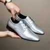 Tamanho grande transfronteiriço 40-50 masculinos casual de negócios primavera e outono novo estilo padrão gota d'água branco e prata moda sapatos de couro para homens
