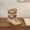 Botas curtas de salto alto com fivela de cinto, botas vintage franzidas de bico fino na altura da panturrilha, botas femininas slim fit da moda para outono e inverno