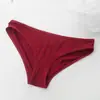 Shenzhen Zhiqu Ropa Interior de Algodón Cómoda para Mujer, Shorts Triangulares de Cintura Baja, Corte Cruzado Sexy, Piernas Largas Expuestas, Piernas Altas
