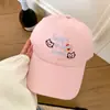 Gorro de Béisbol Versátil con Bordado de Letras de Gatito para Mujer, Ala Ancha de Verano, Adelgazante de Rostro, Circunferencia de Cabeza Pequeña, Gorra de Pico de Pato Amarillo Crema