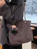 Bolso de cubo retro de gran capacidad para mujer, nueva colección otoño/invierno 2026, bolso de hombro con cadena a la moda, bolso cruzado de nicho para el día a día