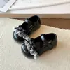 Nuevos Zapatos de Cuero para Niñas Otoño 2026, Zapatos de Princesa para Bebé con Lazo y Encaje para Exteriores, Zapatos Infantiles Beige de Suela Suave