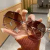 Nuevas gafas de sol de alta gama para mujer, gafas de sol de moda con protección solar para conducir, gafas cuadradas de cara redonda con degradado y protección UV.