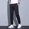 Calças curtas off-white para homens, calças casuais, novo estilo verão 2026, calças retas de corte slim para pessoas baixinhas