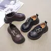 Zapatos negros de cuero para niña para primavera y otoño, zapatos de actuación para niños con suelas blandas, estilo británico, adecuados para estudiantes mayores y mocasines de princesa