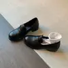 Primeiro encontro: Mocassins casuais, retrô, estilosos, confortáveis e versáteis em estilo britânico para mulheres, perfeitos para o trajeto diário e para adicionar um toque de elegância ao seu look do dia a dia.