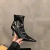 Botas de tornozelo de salto alto, bico fino, estilo francês para mulheres, nova coleção primavera/outono 2025, botas de caimento justo para o inverno, botas de tornozelo estilo coreano