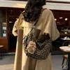 Bolsa leopard print grande e moderna para mulheres, nova bolsa transversal casual versátil 2026, bolsa de ombro para o dia a dia, bolsa de bolinho