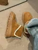 Botas de nieve de suela gruesa versátiles de tendencia para mujer 2026, botines cortos de algodón cálido de felpa versátiles, elegantes y con estilo