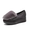 Zapatos difusos para mujer, estilo nuevo 2026, de suela suave, planos, forrados de felpa, cómodos y cálidos para usar al aire libre, zapatos de algodón engrosados para otoño e invierno