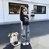 Moletom Redondo Estilo Coreano Preguiçoso Doce Desenho Animado Moda Tendência Jeans Meninas Conjunto de Duas Peças Primavera e Outono Novo