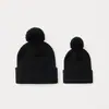 Gorro de Punto con Bola de Pelo Europea y Americana para Mujer Otoño e Invierno Gorro de Lana Color Caramelo Caliente para Exteriores Engrosado Gorro de Tejer Se Puede Personalizar con Logo