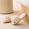 Pantuflas de Seda Estilo Japonés Lazo para Mujer Hogar Interior Verano Antideslizantes Suela Suave Estilo Primavera y Otoño Primera Base