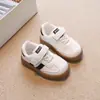 Zapatos Blancos para Niños y Niñas Primavera y Otoño Zapatos Casuales Ligeros Zapatos Deportivos para Niños Zapatos para Correr Suela Suave Zapatos de Lona Zapatos de Entrenamiento Alemanes