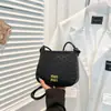 Bolso de Mano Cuadrado Pequeño de Diseño de Nicho Estilo Coreano para Mujer, Bolso de Hombro con Estampado de Letras Nuevo Primavera 2026, Bolso Cruzado de Color Sólido