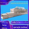 O reaquecedor de lancheira de micro-ondas tipo túnel aquece 2000 fast food em uma hora. Equipamento de aquecimento centralizado