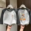 Camiseta Base de Cuello Redondo para Niñas 2026 Nuevo Estilo Ropa Interior para Niños Medianos y Mayores Polar de Doble Cara Otoño/Invierno Camiseta con Parches Manga Larga