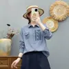 Colección Otoño 2026: Camisa de manga larga con bolsillo bordado de cuadros pequeños estilo japonés, top casual artístico ajustado para mujer