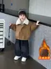 Chaqueta acolchada de invierno para niños con cuello de pelo estilo coreano, chaqueta casual fresca y moderna para niños pequeños y niños pequeños, top de invierno