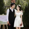 Vestido Blanco de Compromiso con un Estilo Francés de Alta Gama, Adecuado para el Registro, Talla Petite, con Mangas Volantes y Mangas Abullonadas