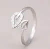 Moda de Comercio Exterior Exquisito Anillo Abierto con Diseño de Hoja Pequeña Microincrustada Anillo Ajustable Joyería de Nicho de Hoja para Mujeres